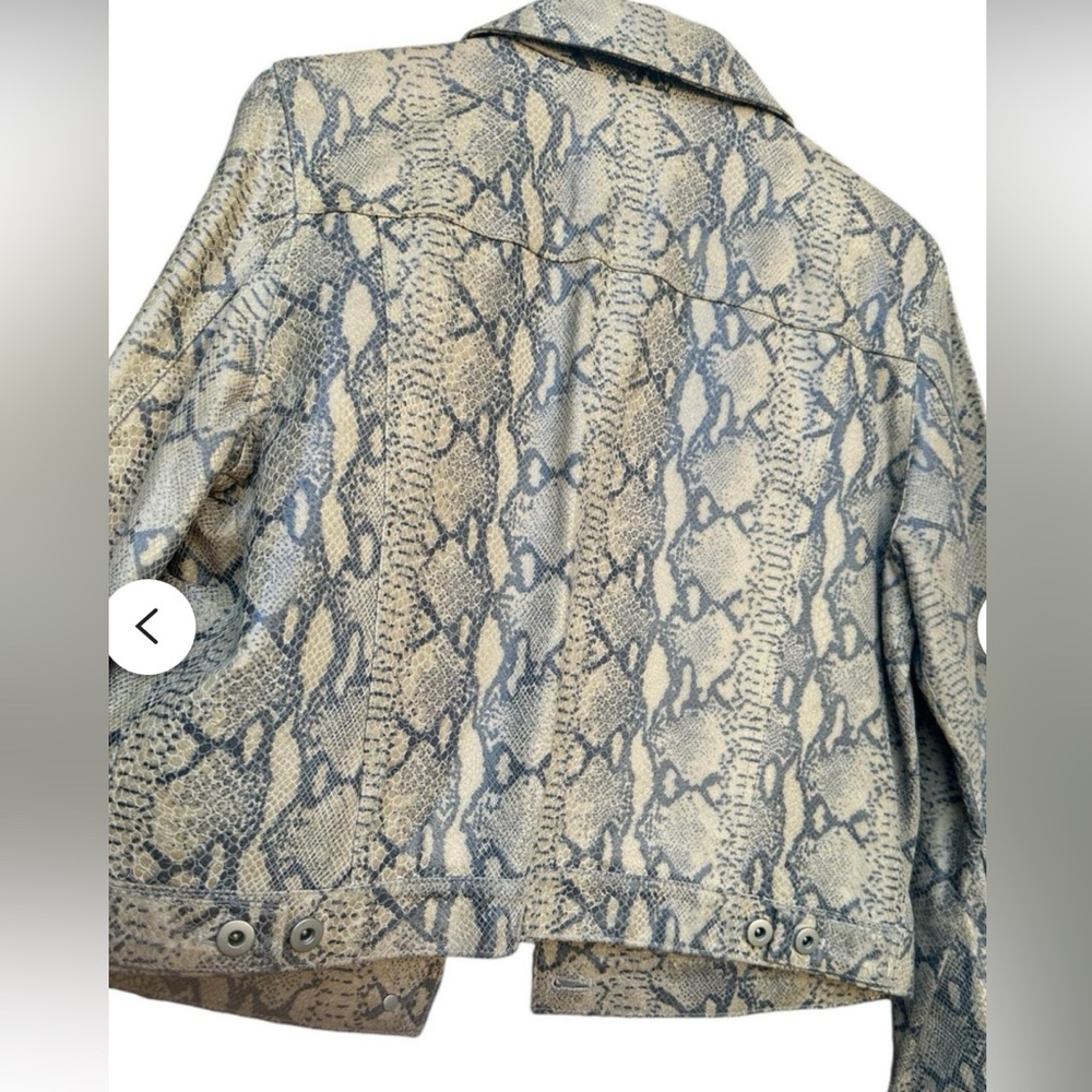 Snake Print Jacket - Picture 8 of 11